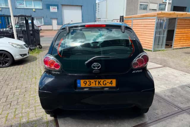 Toyota Aygo (2012) thumbnail 5