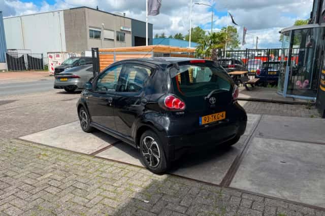 Toyota Aygo (2012) thumbnail 6