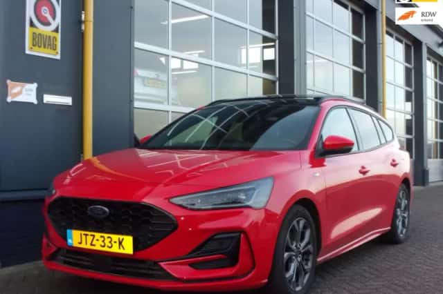 Ford Focus (2022) thumbnail 1