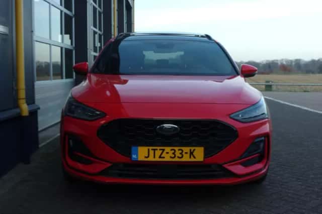 Ford Focus (2022) thumbnail 2