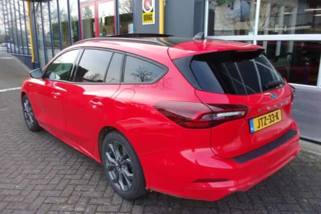 Ford Focus (2022) thumbnail 5