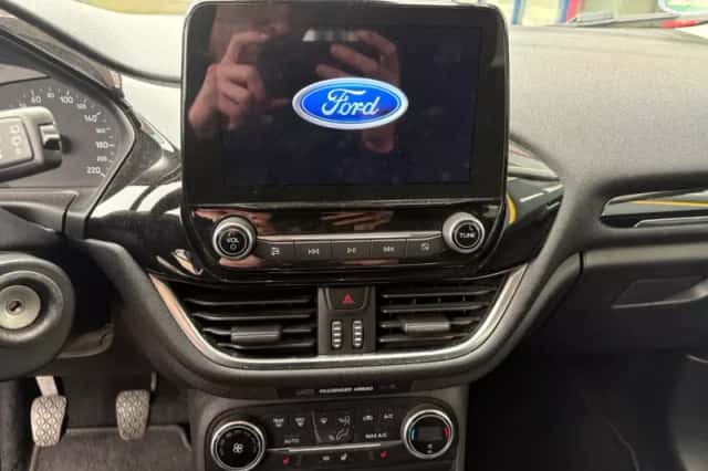 Ford Fiesta (2018) thumbnail 5