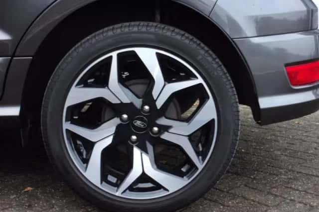 Ford EcoSport (2019) thumbnail 5