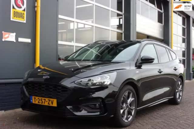 Ford Focus (2022) thumbnail 1