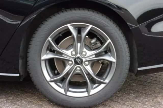 Ford Focus (2022) thumbnail 5