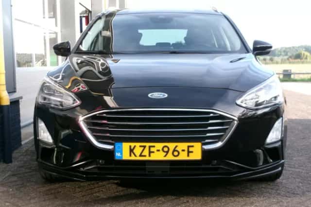 Ford Focus (2018) thumbnail 2