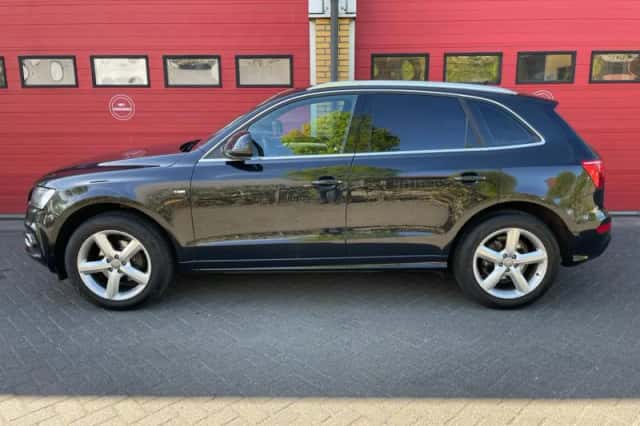 Audi Q5 (2011) thumbnail 2