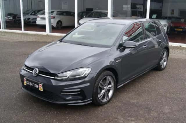 Volkswagen Golf (2017) thumbnail 1