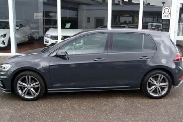 Volkswagen Golf (2017) thumbnail 4
