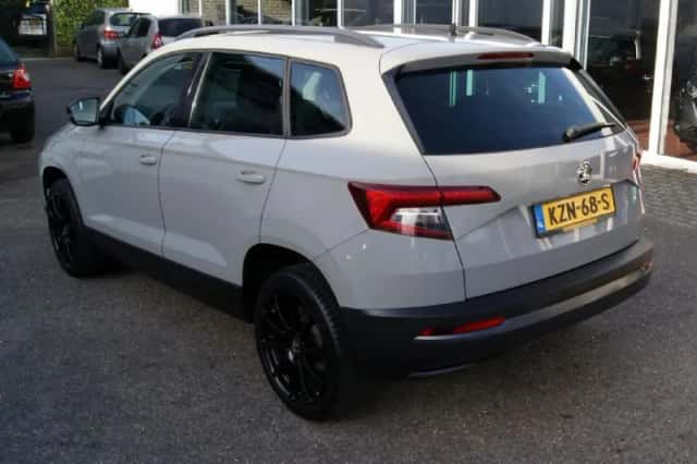 Škoda Karoq (2018) thumbnail 5