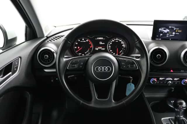 Audi A3 (2016) thumbnail 6