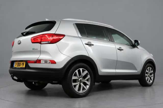 Kia Sportage (2014) thumbnail 2