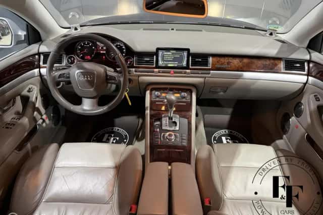 Audi A8 (2008) thumbnail 3