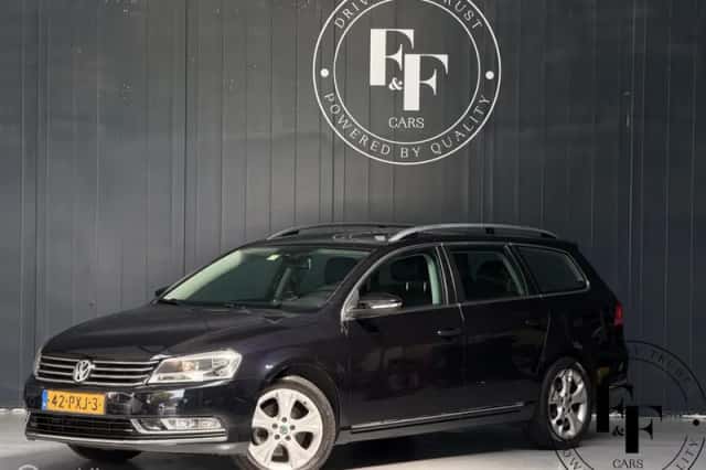 Volkswagen Passat (2011) thumbnail 1