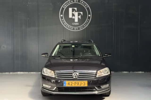 Volkswagen Passat (2011) thumbnail 4