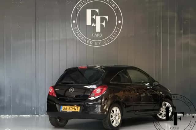 Opel Corsa (2008) thumbnail 2