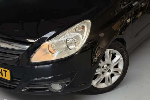 Opel Corsa (2008) thumbnail 5