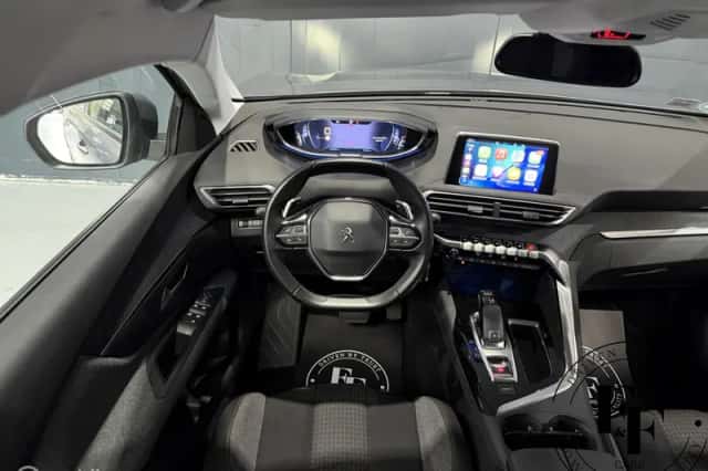 Peugeot 3008 (2017) thumbnail 3