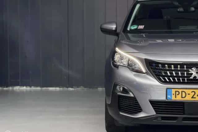 Peugeot 3008 (2017) thumbnail 6