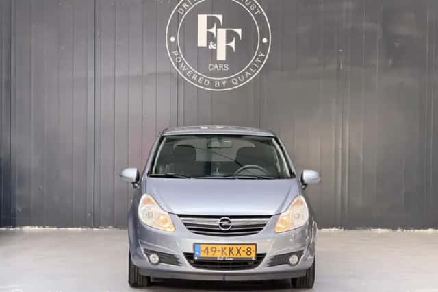 Opel Corsa (2010) thumbnail 6
