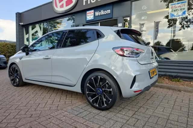 Renault Clio (2024) thumbnail 6