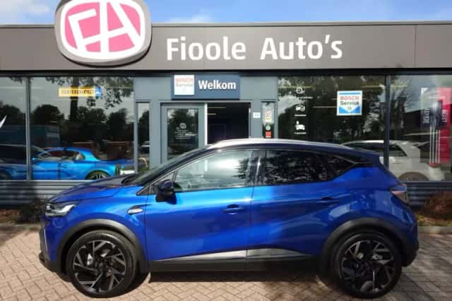 Renault Captur (2024) thumbnail 2