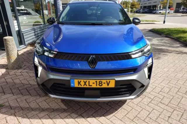 Renault Captur (2024) thumbnail 4