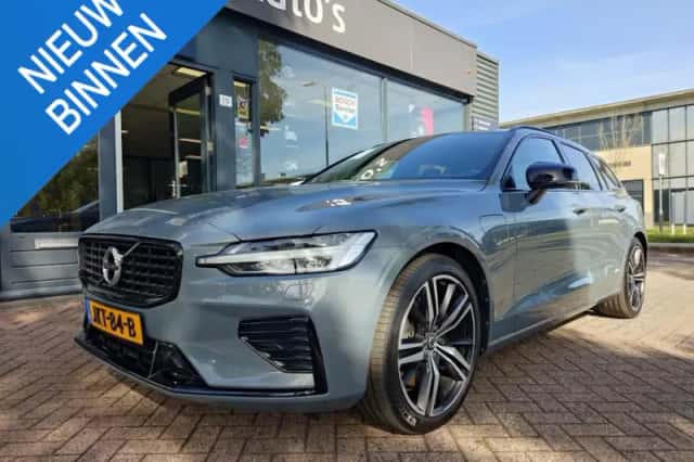 Volvo V60 (2022) thumbnail 1