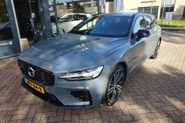 Volvo V60 (2022) thumbnail 2
