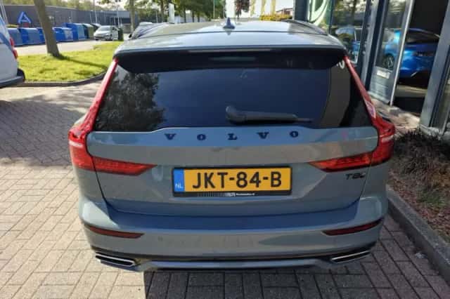Volvo V60 (2022) thumbnail 6