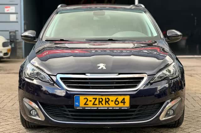 Peugeot 308 (2015) thumbnail 2