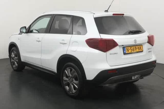 Suzuki Vitara (2021) thumbnail 3