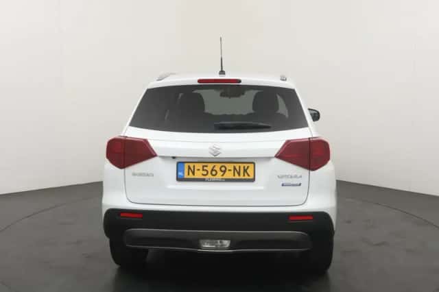 Suzuki Vitara (2021) thumbnail 4
