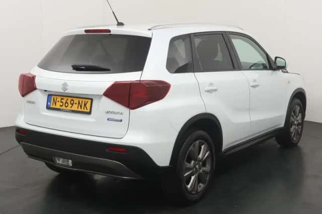Suzuki Vitara (2021) thumbnail 5