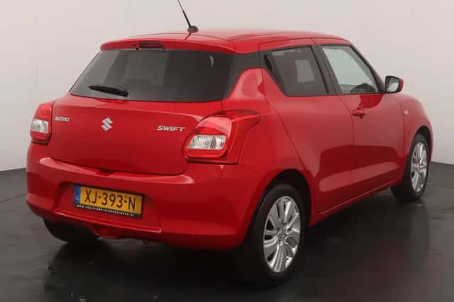 Suzuki Swift (2019) thumbnail 5