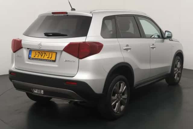 Suzuki Vitara (2020) thumbnail 5