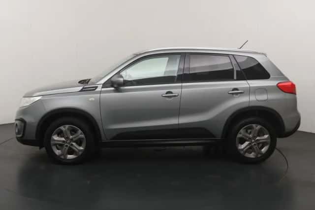 Suzuki Vitara (2015) thumbnail 2