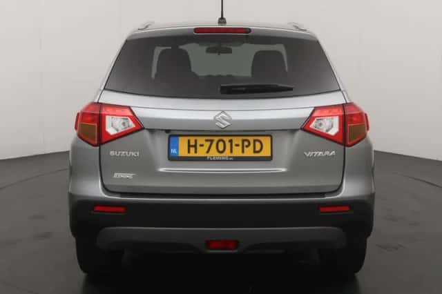 Suzuki Vitara (2015) thumbnail 4