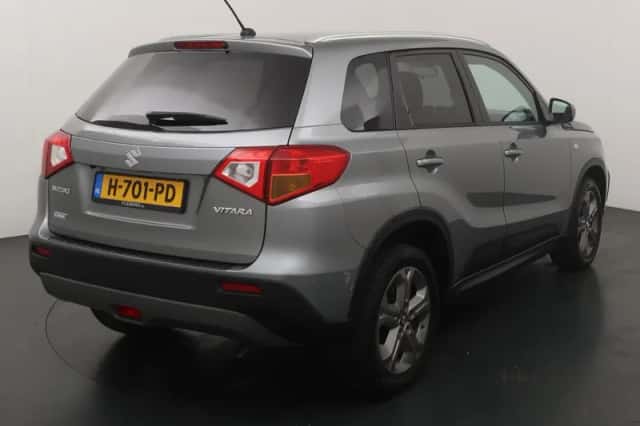Suzuki Vitara (2015) thumbnail 5
