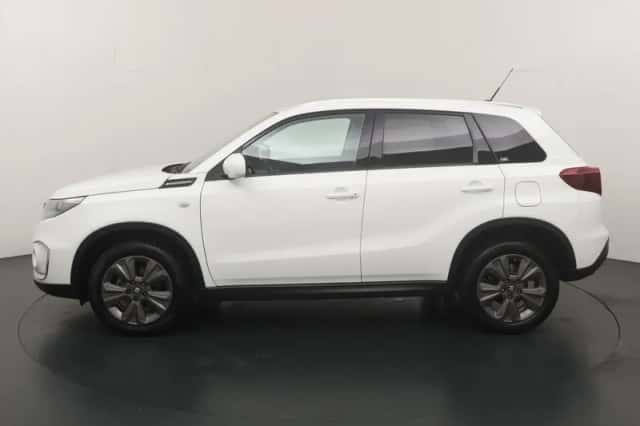 Suzuki Vitara (2022) thumbnail 2