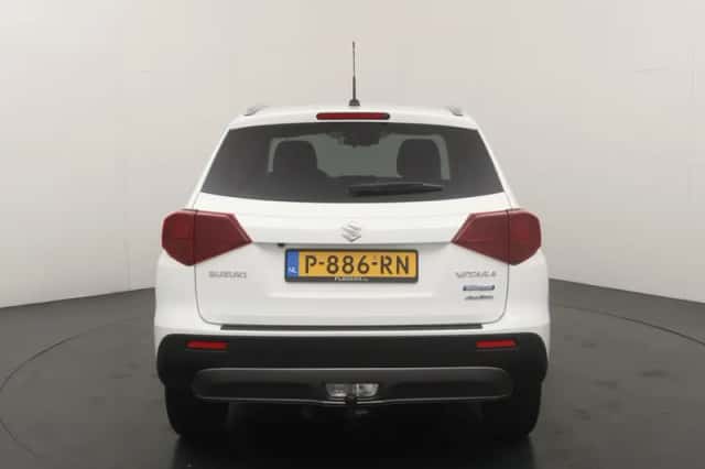 Suzuki Vitara (2022) thumbnail 4