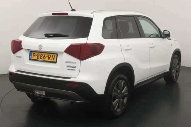 Suzuki Vitara (2022) thumbnail 5