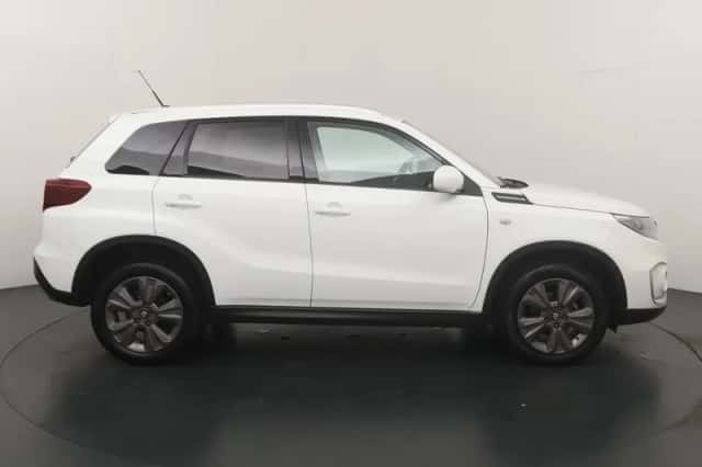 Suzuki Vitara (2022) thumbnail 6