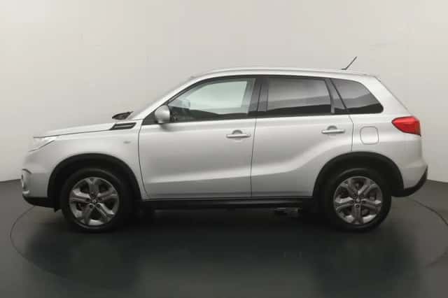Suzuki Vitara (2017) thumbnail 2