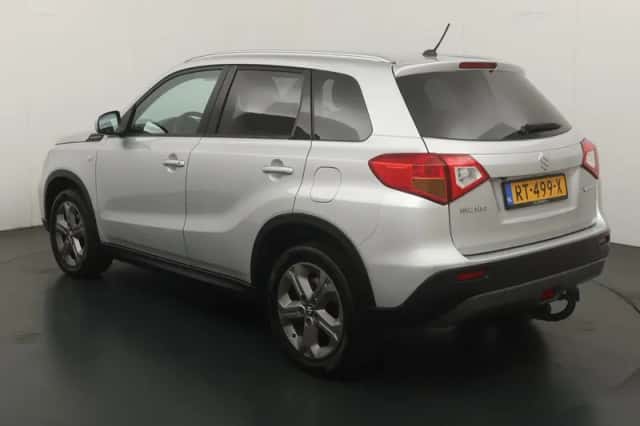 Suzuki Vitara (2017) thumbnail 3