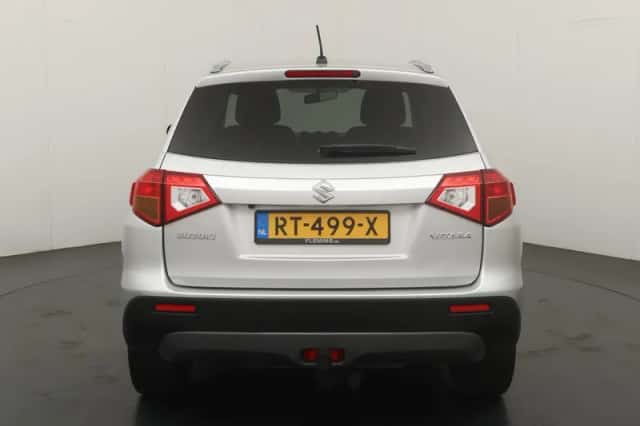 Suzuki Vitara (2017) thumbnail 4