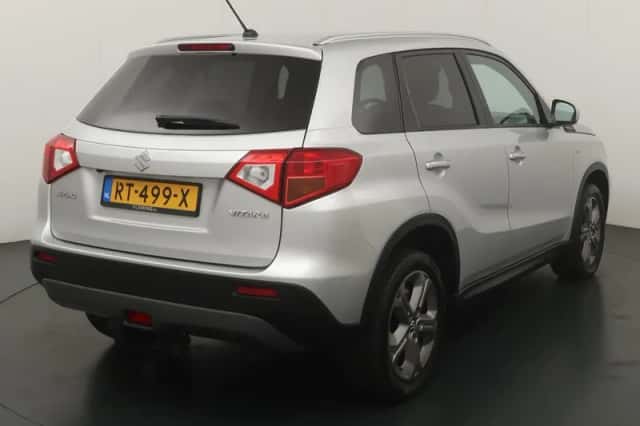 Suzuki Vitara (2017) thumbnail 5