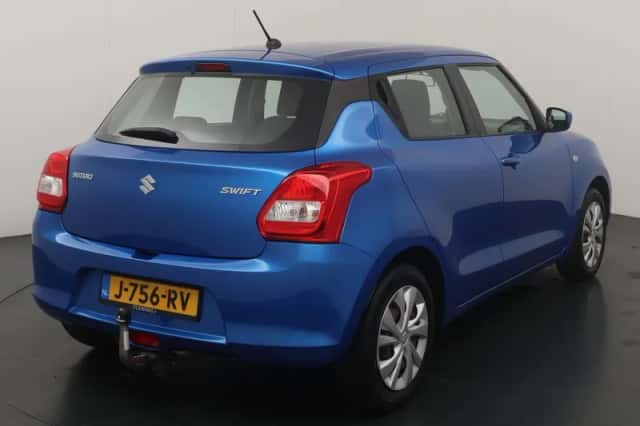 Suzuki Swift (2017) thumbnail 5