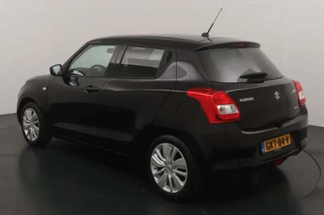 Suzuki Swift (2020) thumbnail 3
