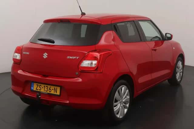 Suzuki Swift (2019) thumbnail 5